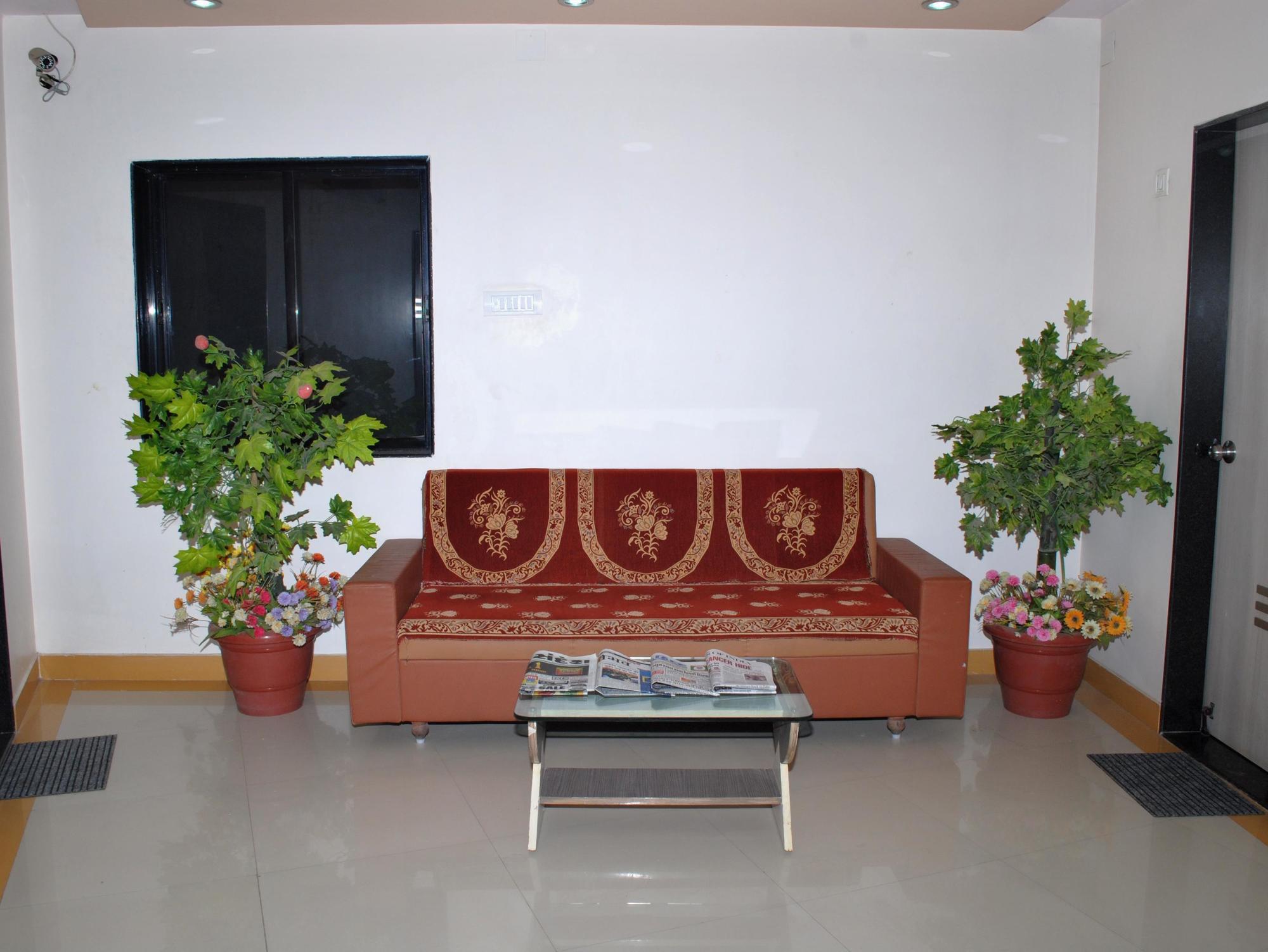 Hotel Oyo 14943 Shubh Suvidha Somnāth Exterior foto